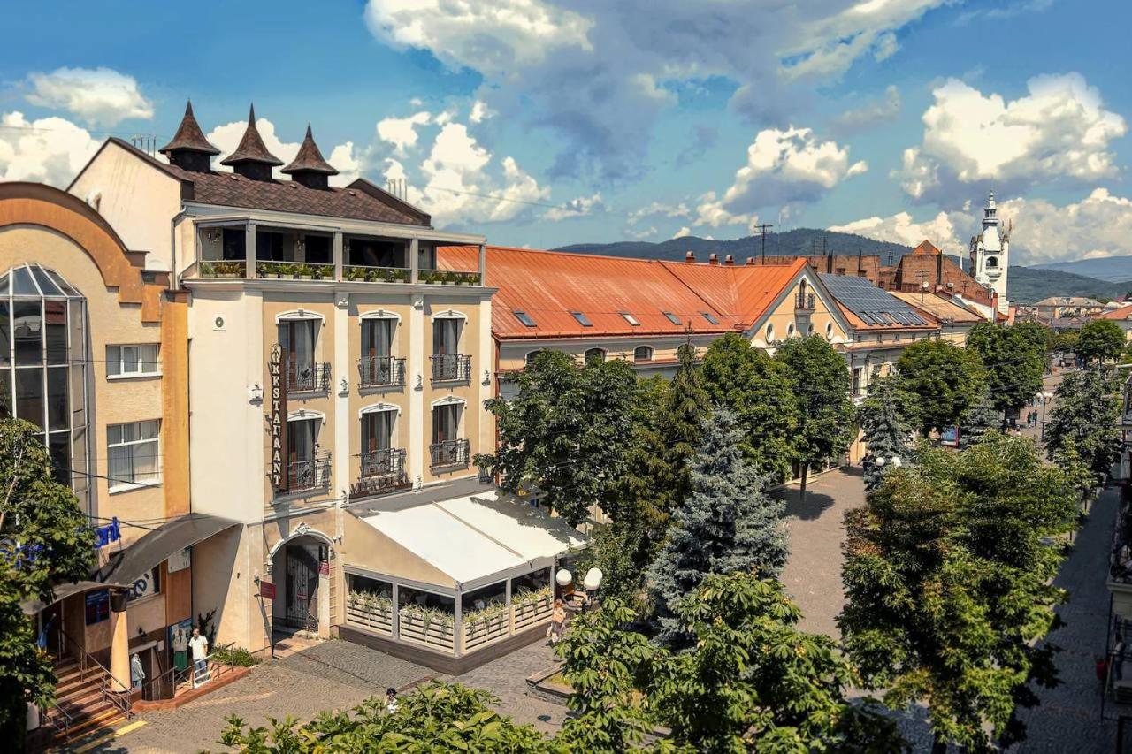 Villa Boutique Hotel Mukacheve Ngoại thất bức ảnh