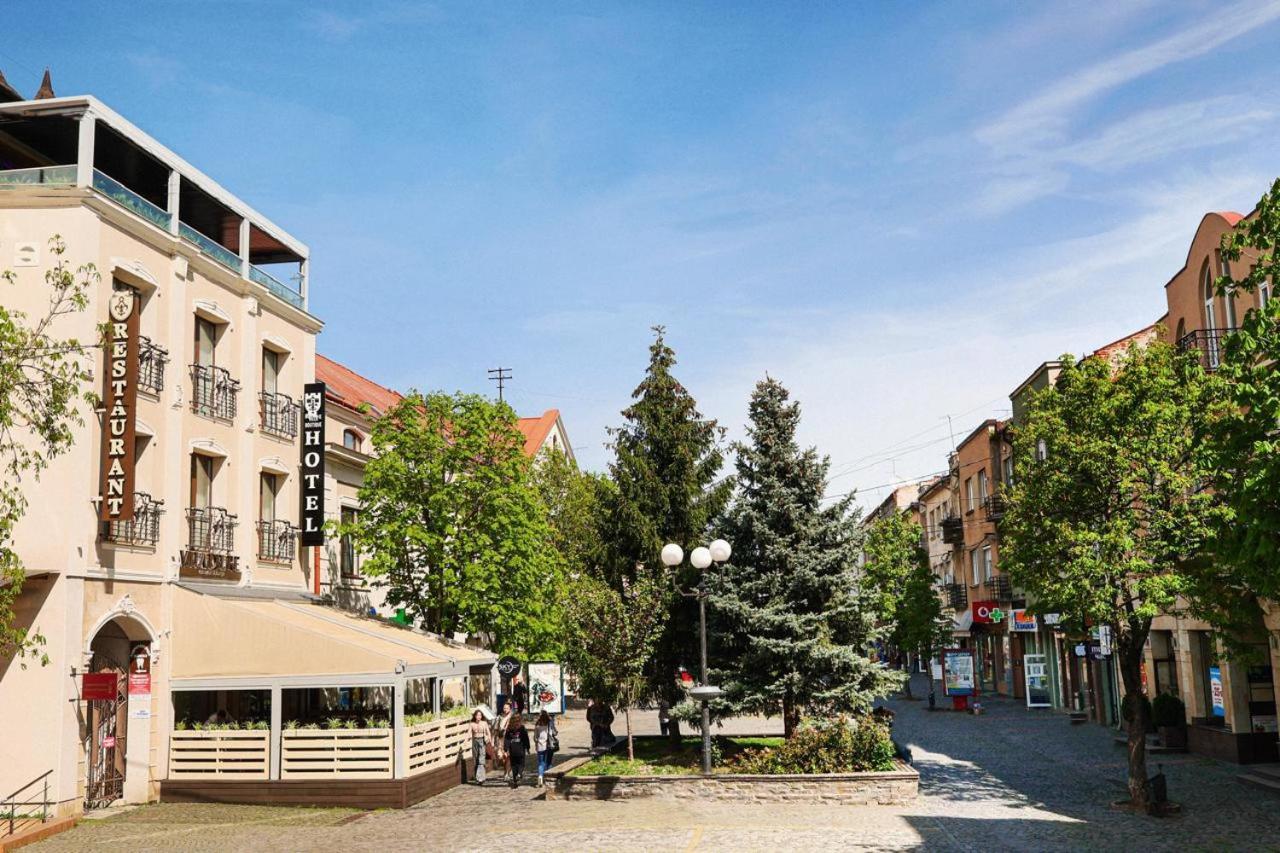 Villa Boutique Hotel Mukacheve Ngoại thất bức ảnh