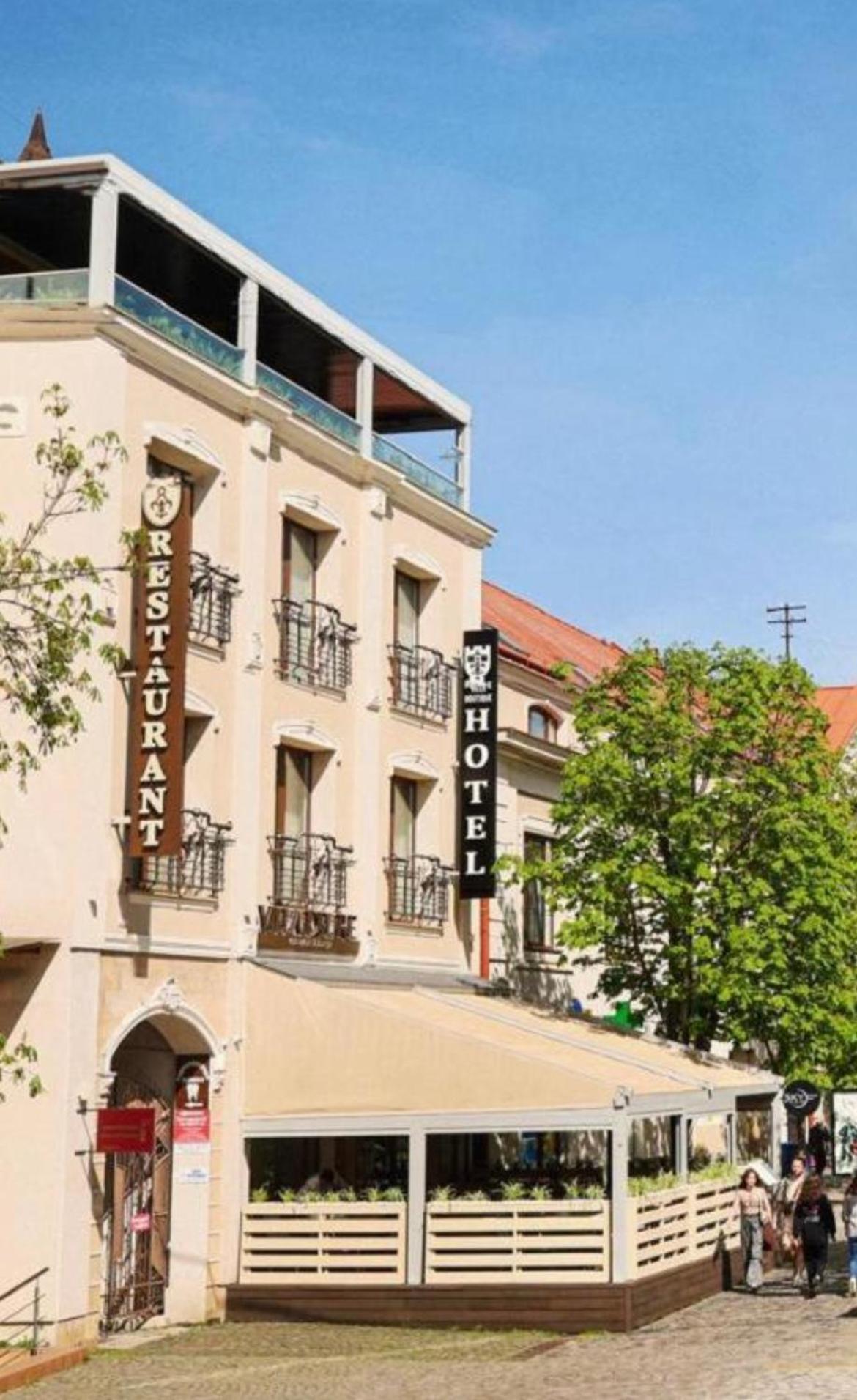 Villa Boutique Hotel Mukacheve Ngoại thất bức ảnh