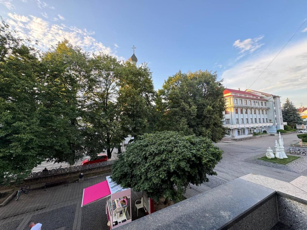 Villa Boutique Hotel Mukacheve Ngoại thất bức ảnh